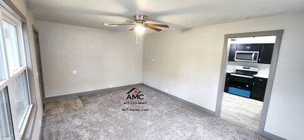 304 E Cofield St in Aurora, MO - Building Photo - Building Photo