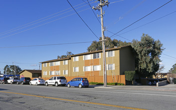 Villa Marina Apartments in Marina, CA - Foto de edificio - Building Photo