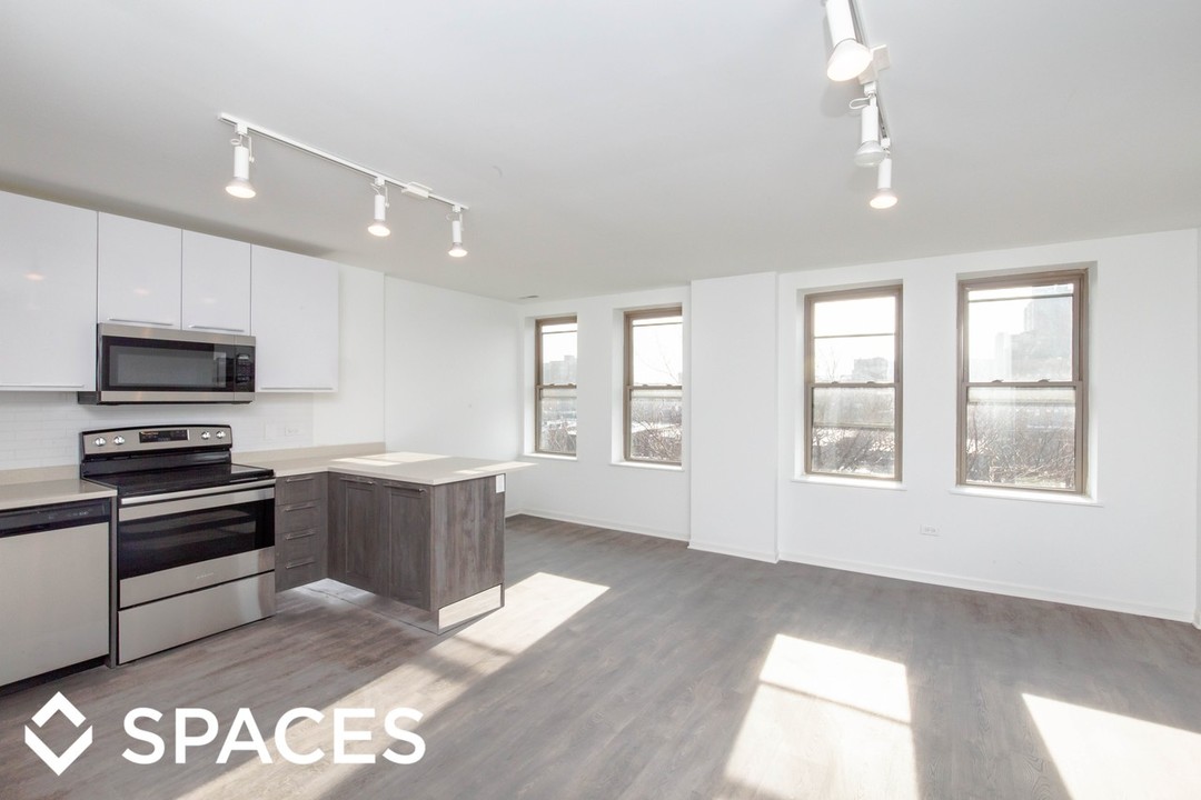 904 W Winona St in Chicago, IL - Building Photo