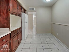 2908 N 40th Dr, Unit 02-028 in Phoenix, AZ - Foto de edificio - Building Photo