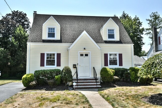 28 Reid Ave, Unit 1