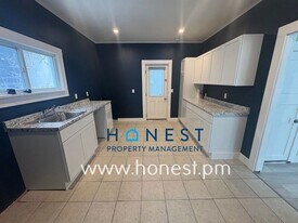 101 Sabattus St in Lewiston, ME - Building Photo