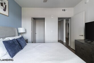 2060 Experience Ave, Unit 126 in Reno, NV - Foto de edificio - Building Photo