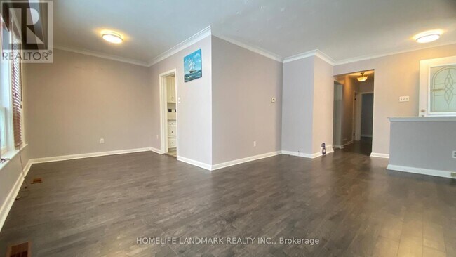 157 Sussex Ave in Richmond Hill, ON - Building Photo - Building Photo