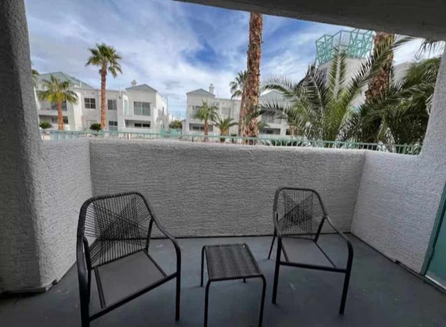 7300 W Pirates Cove Rd in Las Vegas, NV - Building Photo - Building Photo