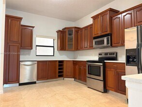 1610 Presidential Way in West Palm Beach, FL - Building Photo - Building Photo