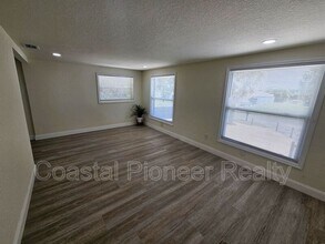 15233 Omaha St in Hudson, FL - Building Photo - Building Photo