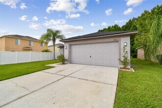 6401 Pine Top Way in Wesley Chapel, FL - Building Photo - Building Photo
