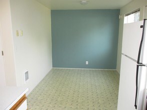 993 Bennett Ln in Eugene, OR - Building Photo - Building Photo