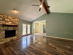 2112 Surrender Ave in Austin, TX - Building Photo - Building Photo