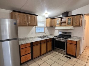 9757 Hwy H in Pleasant Hope, MO - Building Photo - Building Photo