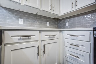 12599 Briar Forest Dr in Houston, TX - Building Photo - Building Photo