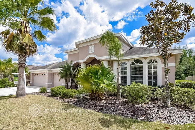 1845 Beaconsfield Dr in Wesley Chapel, FL - Foto de edificio - Building Photo