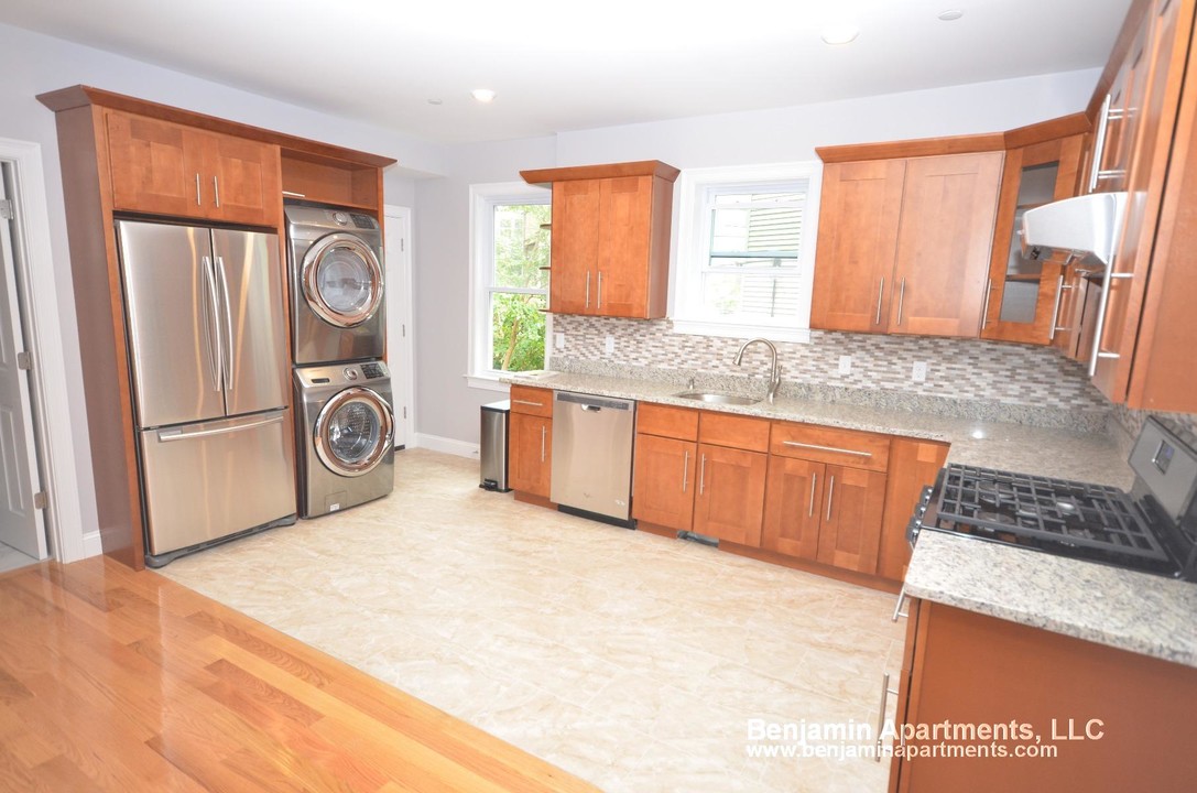 43 Parkton Rd in Boston, MA - Building Photo