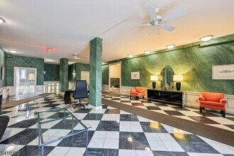 5 Roosevelt Pl in Montclair, NJ - Building Photo - Building Photo