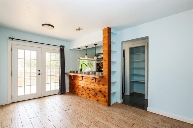 2717 Parker Ln in Austin, TX - Building Photo - Building Photo