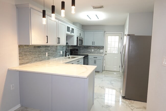 2714 Vienna Pl in Pasadena, TX - Building Photo - Building Photo