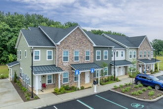 The Willows at Greenwich in Stewartsville, NJ - Foto de edificio - Building Photo
