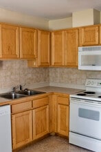 College Mall Apartments in Bloomington, IN - Foto de edificio - Building Photo