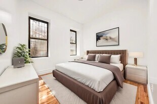 274 Mott St, Unit 4B in New York, NY - Building Photo
