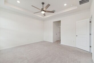 7139 Steer Blade Dr in Zephyrhills, FL - Building Photo - Building Photo