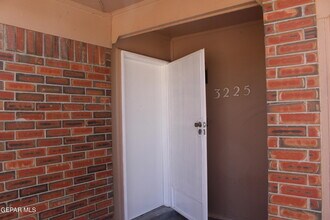 3225 Funston Pl in El Paso, TX - Building Photo - Building Photo