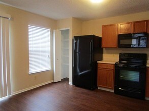 2823 Everbloom Pl in Indianapolis, IN - Foto de edificio - Building Photo