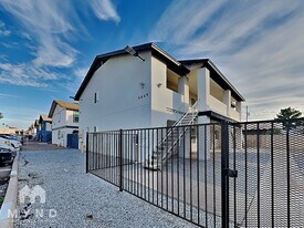 6649 W Ocotillo Rd, Unit 102 in Glendale, AZ - Building Photo