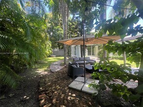 2450 SW 19th Ave in Miami, FL - Building Photo - Building Photo