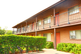 University Arms Student Apartments in Tucson, AZ - Building Photo - Building Photo