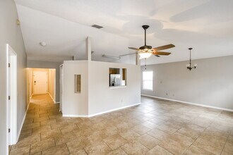 3292 Talisman Drive in Middleburg, FL - Foto de edificio - Building Photo