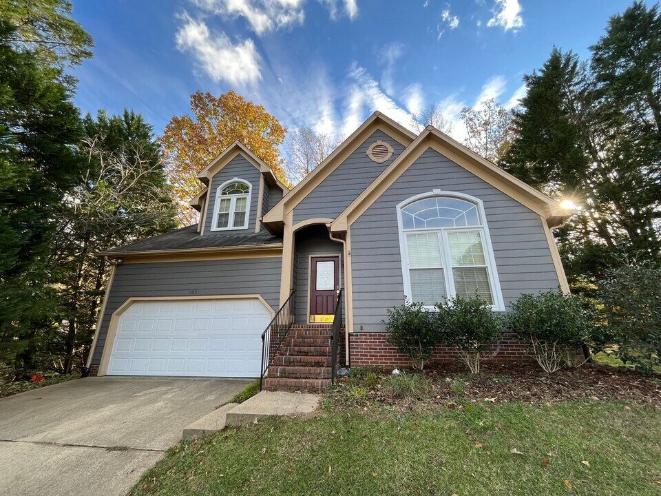 103 Wabash Cir in Cary, NC - Building Photo