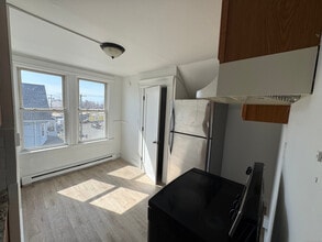 10 Beatrice St in Bridgeport, CT - Building Photo - Building Photo