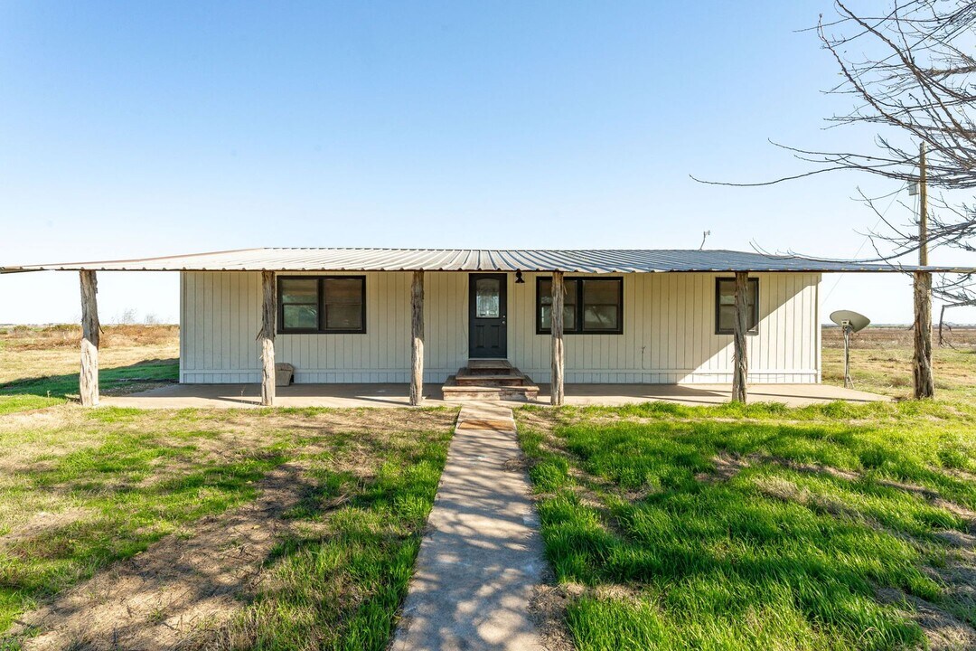 2653 W Washington St in Stephenville, TX - Building Photo