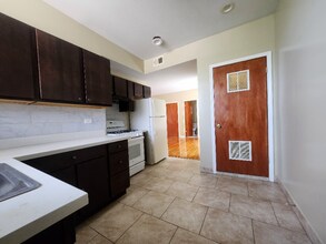 5646 W North Ave in Chicago, IL - Building Photo - Building Photo