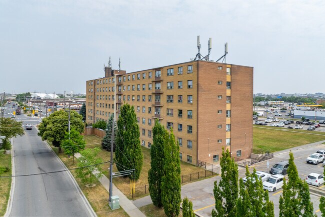 Benville Court Apartments in Toronto, ON - Building Photo - Building Photo