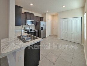 421 Aralia Ln in Jacksonville, FL - Building Photo - Building Photo