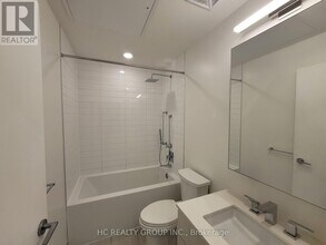 25 Richmond St E in Toronto, ON - Building Photo - Building Photo