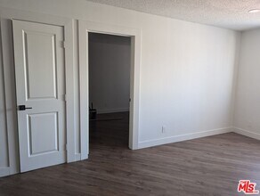 310 S Kenmore Ave in Los Angeles, CA - Building Photo - Building Photo