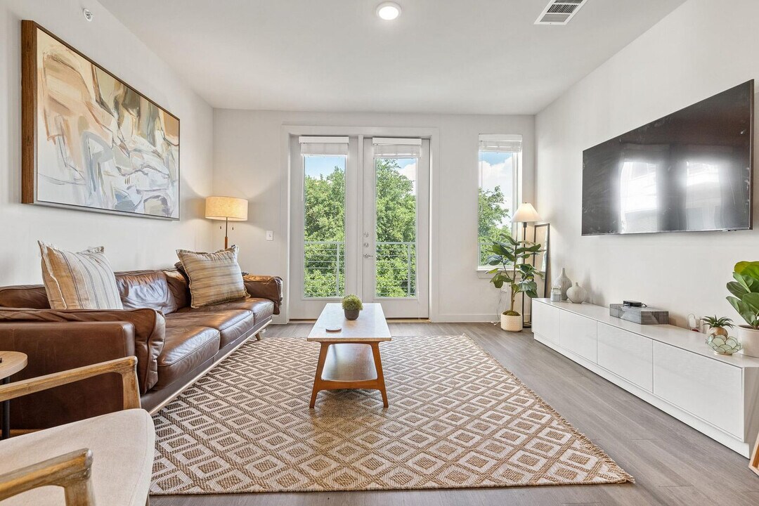 5820 1/2 Cameron Rd in Austin, TX - Foto de edificio