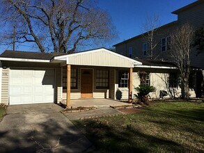5536 Jessamine St in Houston, TX - Foto de edificio - Building Photo