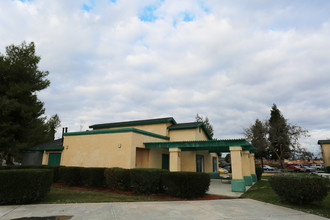 Haven Apartments in Bakersfield, CA - Building Photo - Building Photo