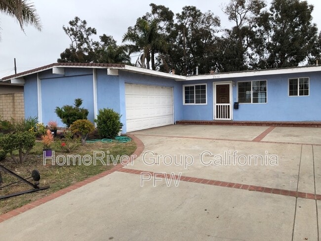 3330 Madera Pl
