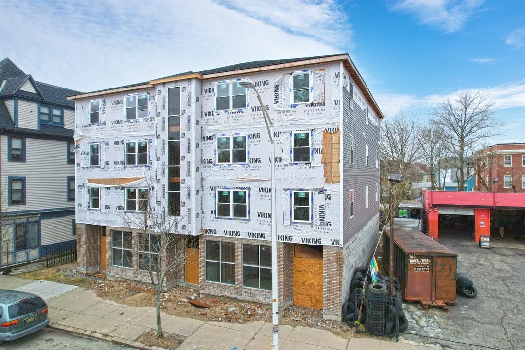 839 Broad St in Providence, RI - Foto de edificio