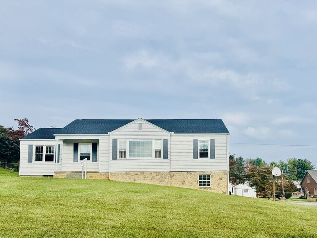 property at 3976 US-19E