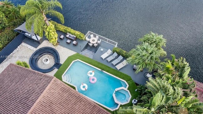 property at 205 N 31st Ave