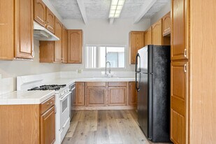 4840 Van Noord Ave in Sherman Oaks, CA - Building Photo