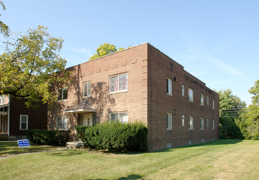 2519 Indianola Ave in Columbus, OH - Building Photo