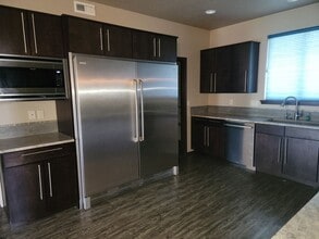 83309 Summit View Dr in Kennewick, WA - Building Photo - Building Photo