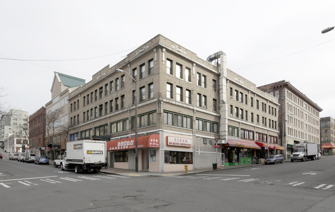 Atlas Apartment Building in Seattle, WA - Building Photo